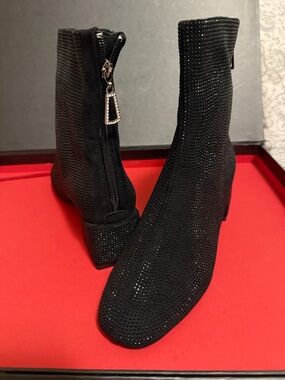 NWOB RF ROOM OF FASHION Women's Wide Width Block Heel Rhinestone Ankle Boots,
